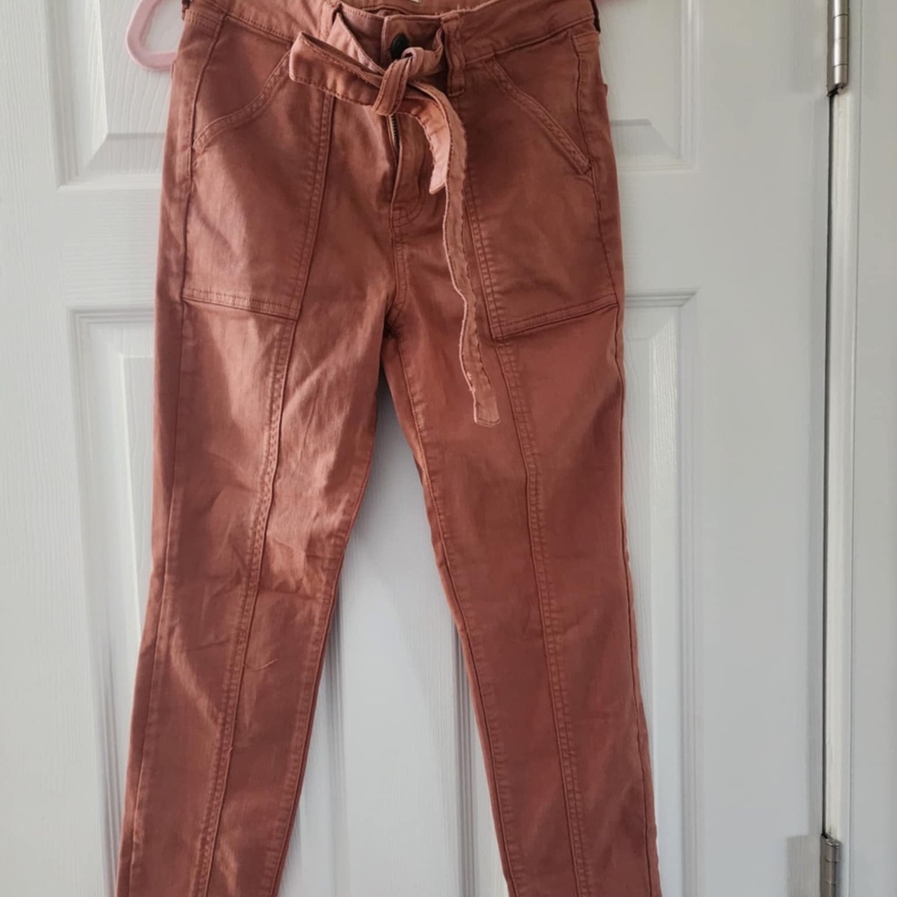 Skinny Stretch straight leg pant In color  Rust